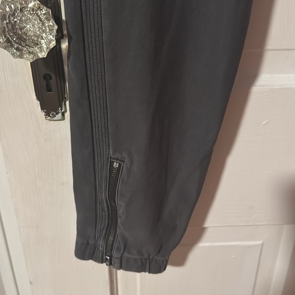 Athleta Gray Cotton Twill Farallon Jogger Women's Pants Size 2 - Picture 3 of 9